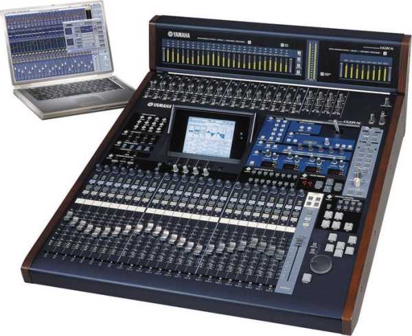 Music Studio Equipment for Mixing Tracks